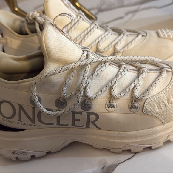 Moncler Trailgrip Athletic Shoes - White and Gray main image 4